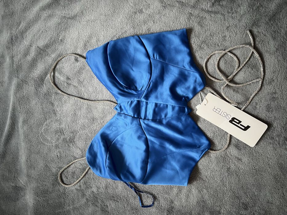 Niebieski top z wiazaniem