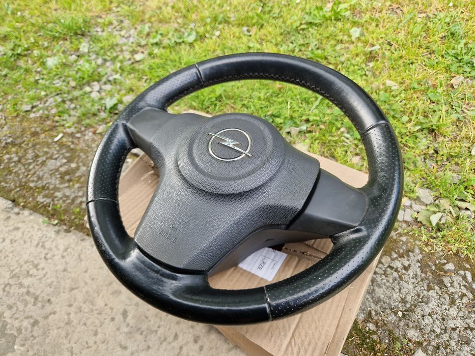 Skórzana kierownica Opel Corsa D