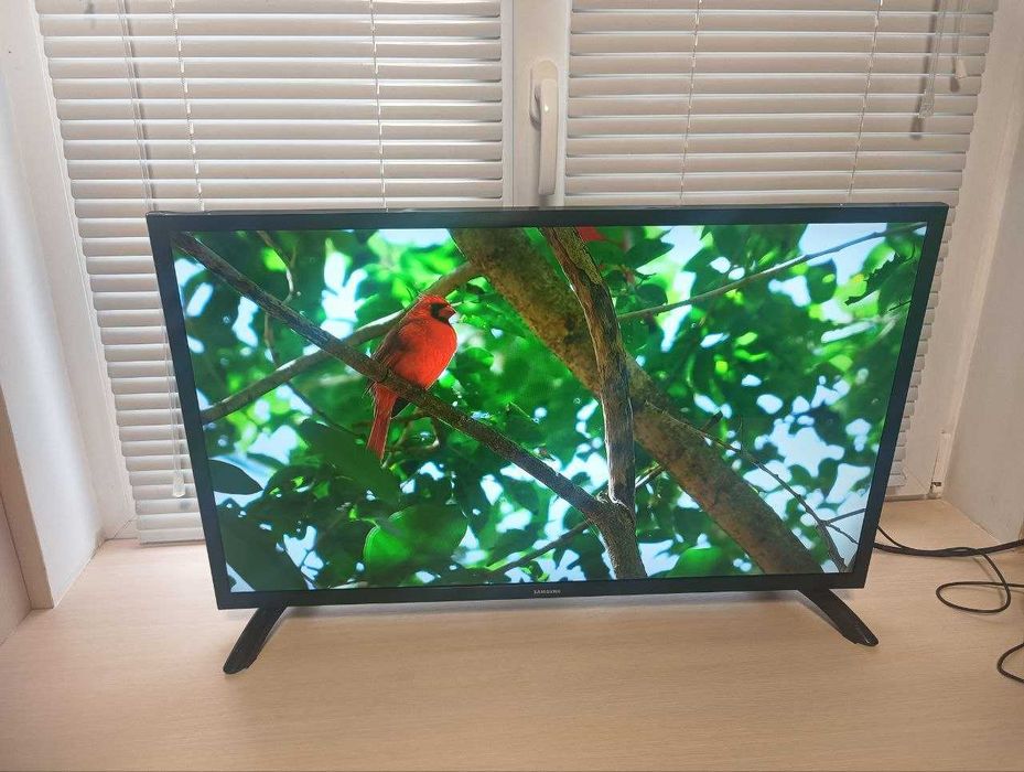 Телевизор-монитор  32" Samsung Full HD