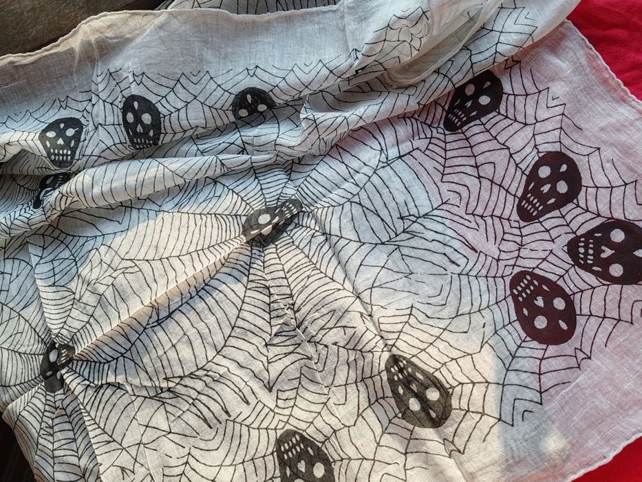 Хустка, бандана, платок з черепами, байкерська, фемелі лук