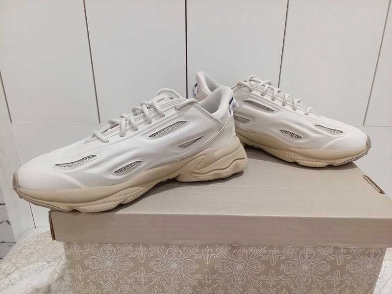 sportowe sneakersy marki Adidas Ozweego Celox 39 1/3 wkładka 25 cm