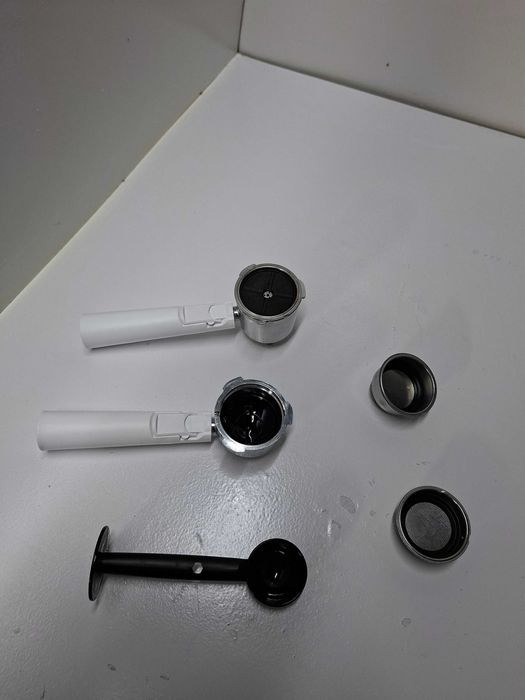 Kolbowy ekspres ciśnieniowy Cecotec Bianca Cumbia Power Instant-ccino