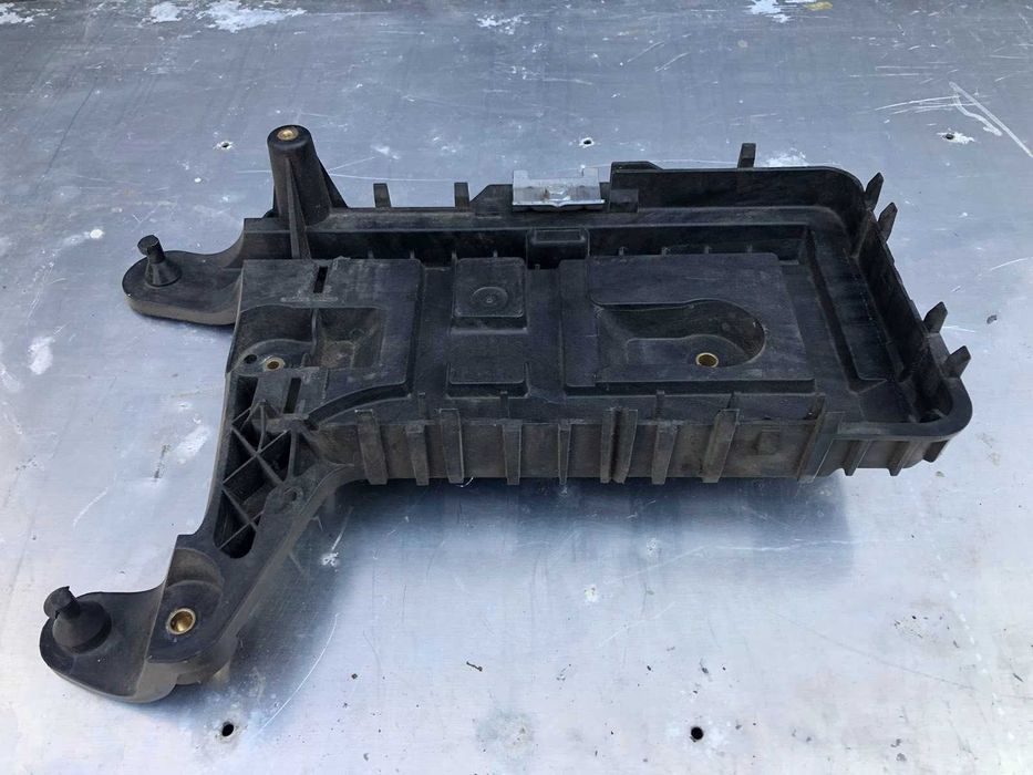 1 КО 915 333 підставка під акамулятор VW AG PASSAT SEAT SKODA