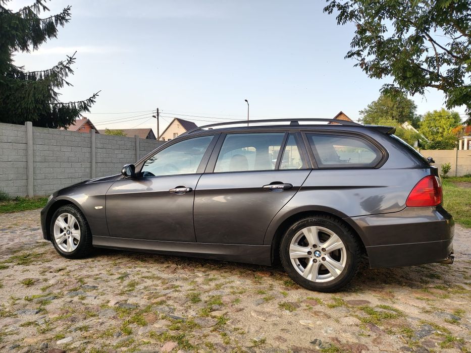 BMW 320i długie opłaty