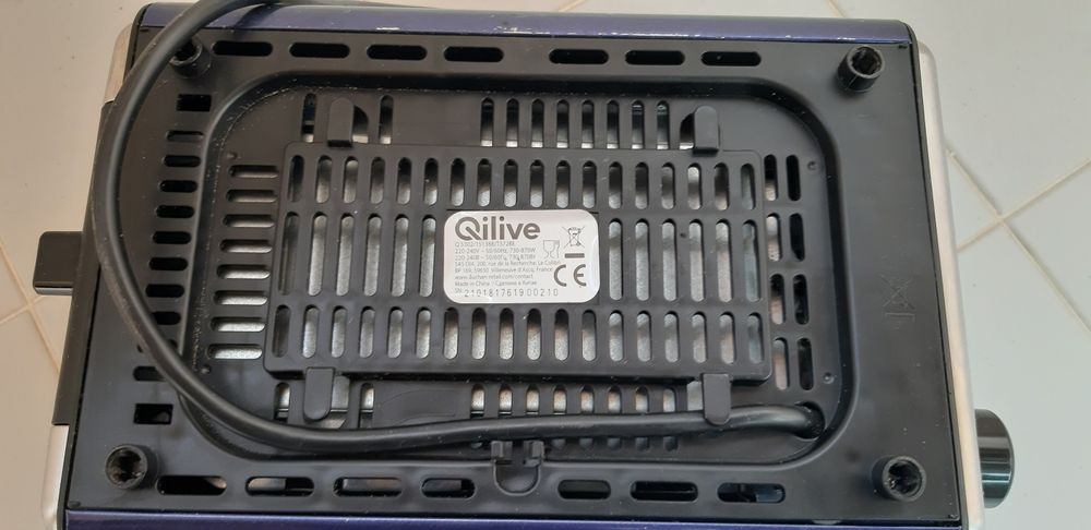 Torradeira Qilive 780w bom estado