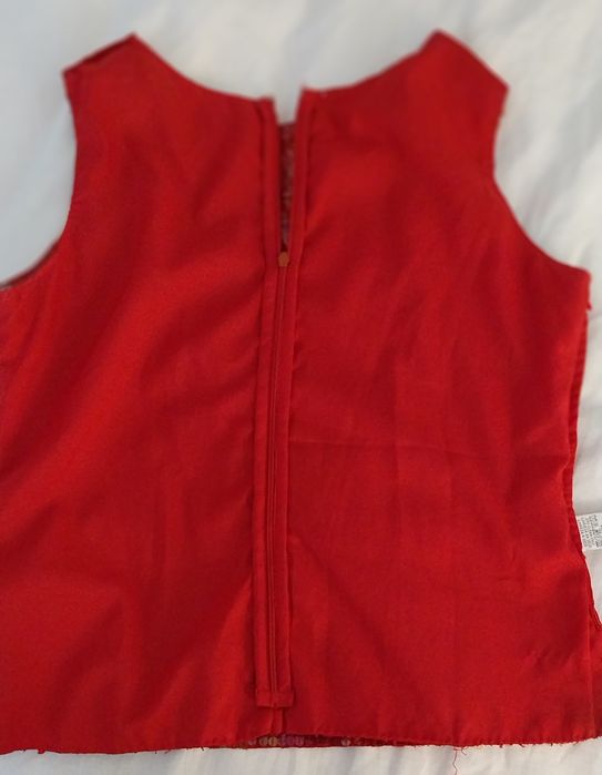 Camisa sem mangas em lantejoulas  vermelha