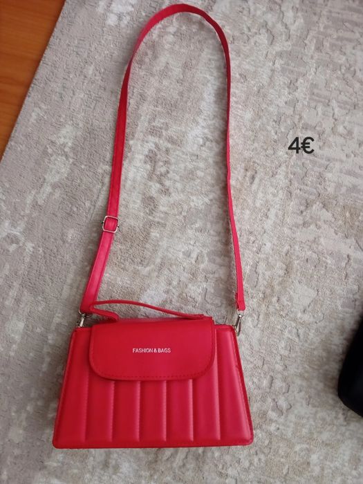 Peças novas ou usadas como novas.