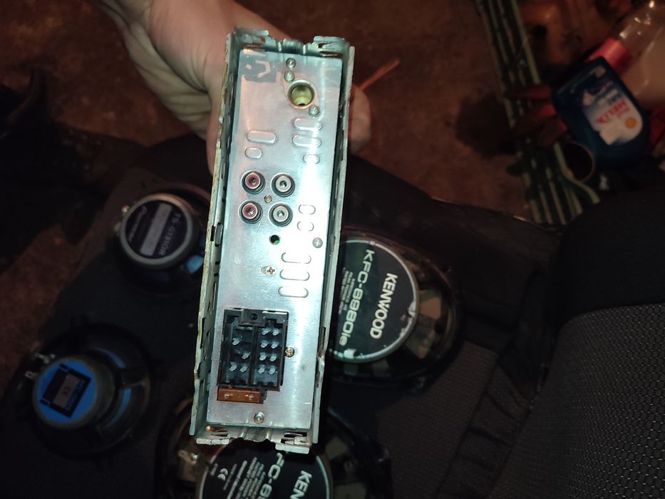 Магнітола , колонки