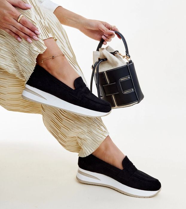 Czarne perforowane półbuty Muna