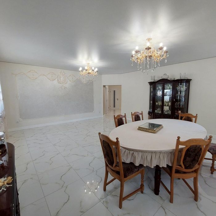 Продаж будинку 210 м кв з ремонтом в Брюховичах + земля 5 соток