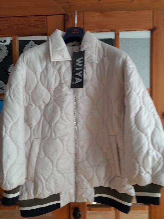 Bomberka jesienna jasny bez