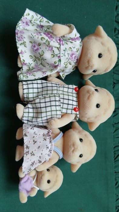 Набры Sуlvanian Families cемьи зверят.