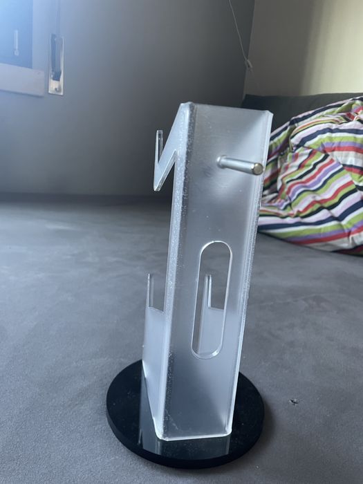 Suporte para comando e headfones