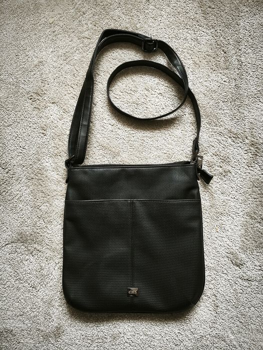 Torebka damska Bernardo Bossi – czarna