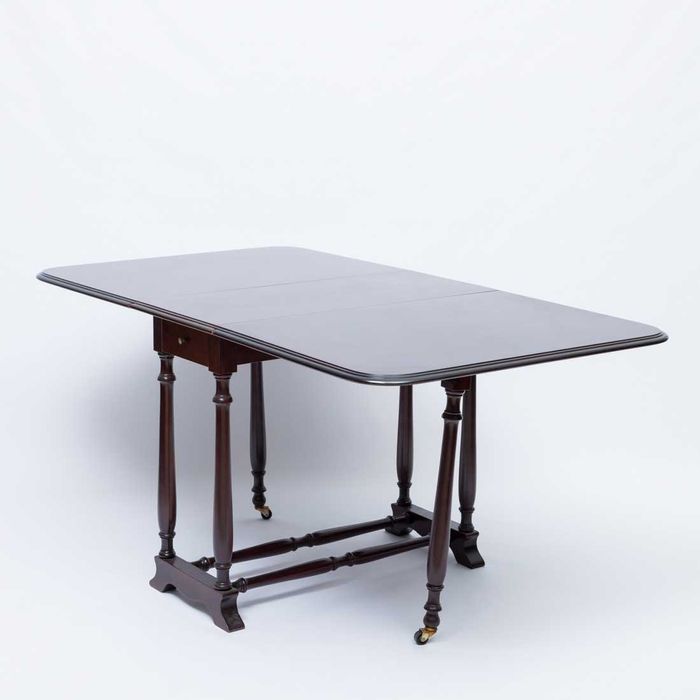 Mesa de abas em madeira