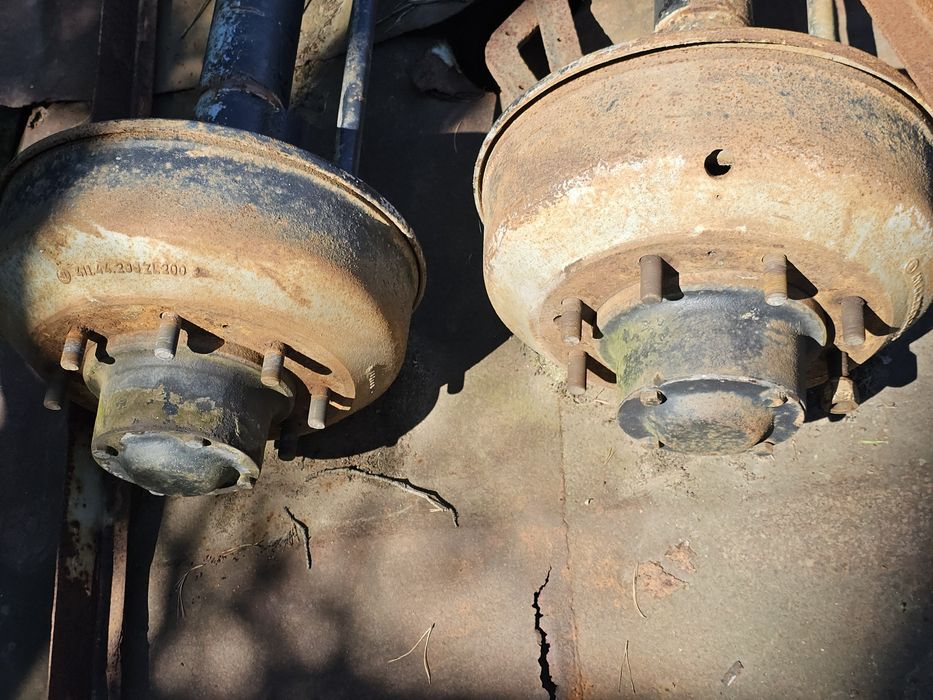 Osie Nowego Typu  do Przyczepy Autosan D55 Sanok D50 D655 D633  Laweta Baloty Słoma Pronar Metalfach Metaltech Wielton Zasław Resory- Części