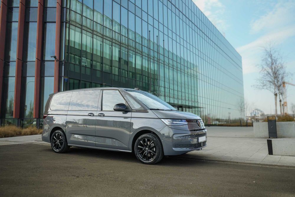 Wynajem busa Volkswagen Multivan 150KM 2.0TDI DSG 7-osobowy