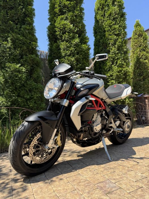 Тільки пригнаний MV Aqusta Brutale 800 2013 рік