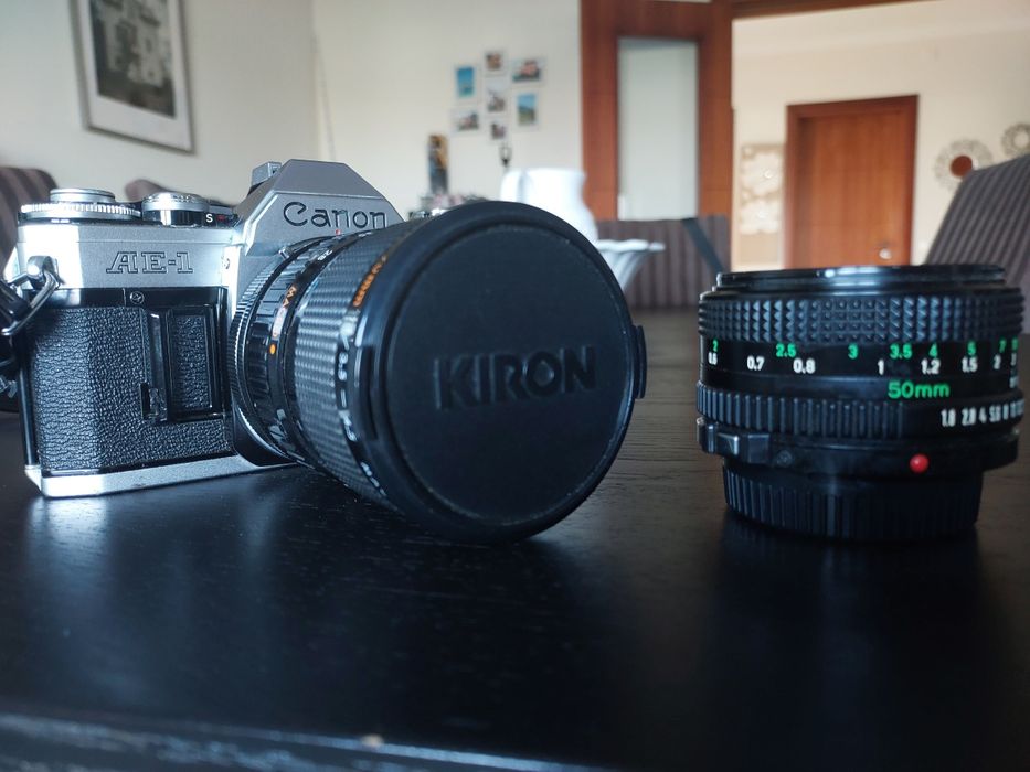 Canon AE-1 com lente 35-70mm Kiron + Canon FD 50mm