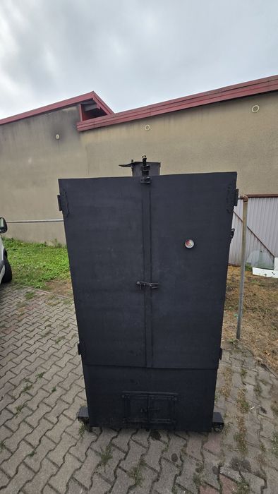 Sprzedam wędzarnie opalaną drewnem