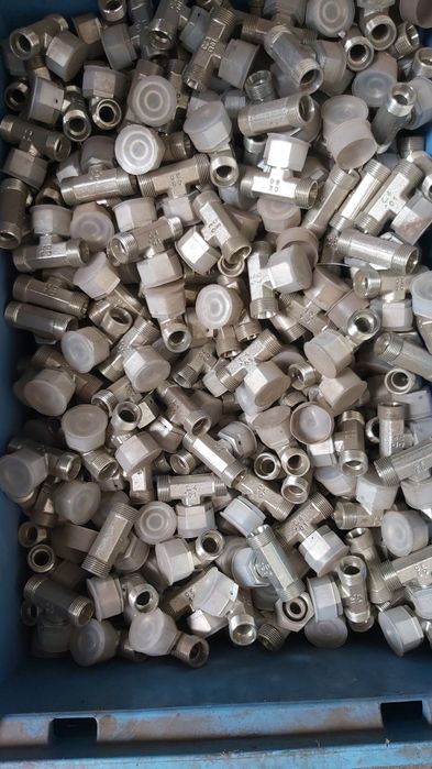 Złączka prosta, trójnikowa M22x1,5