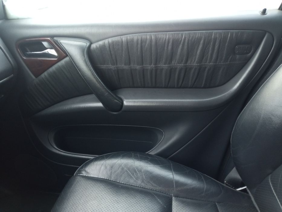 Samochód Mercedes ML 163