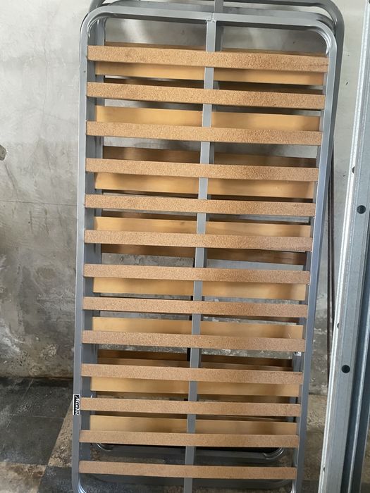 Estrados de cama de solteiro