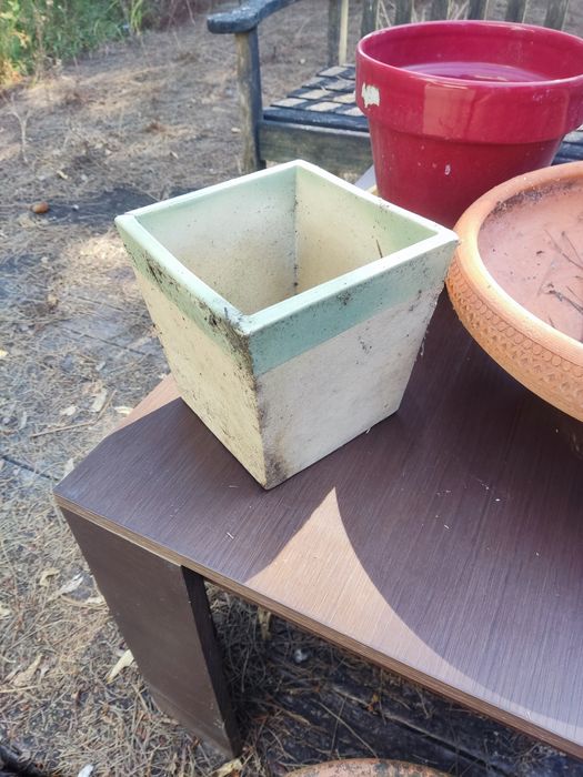 Vasos de exterior variados para venda