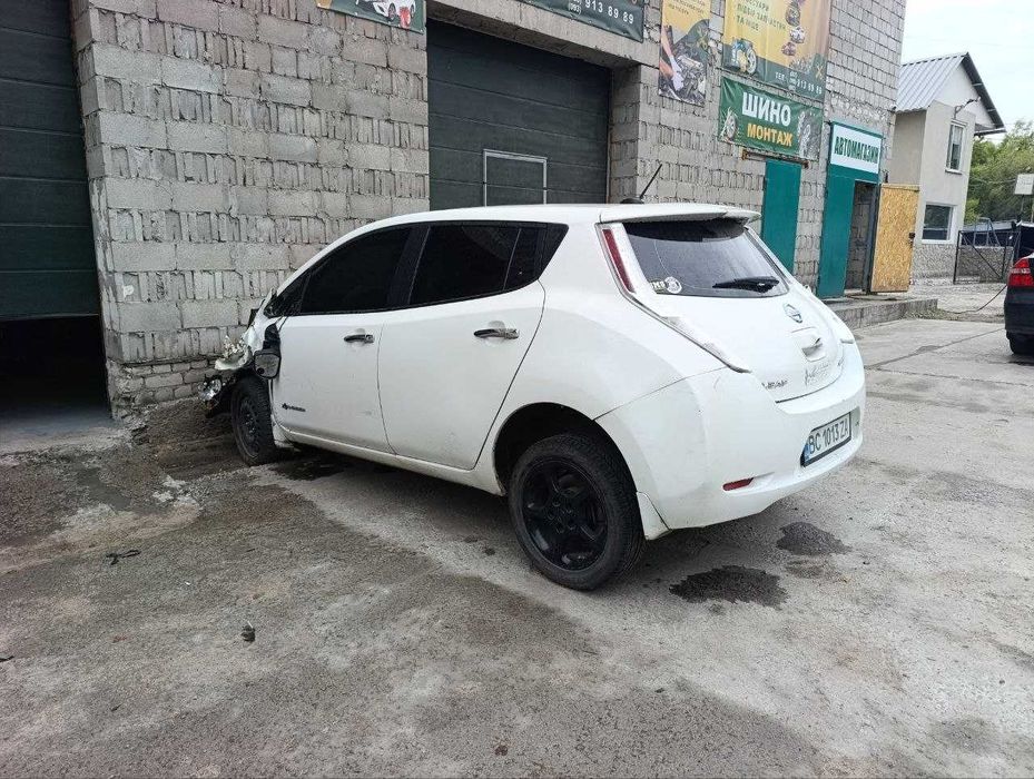 Nissan leaf  2014