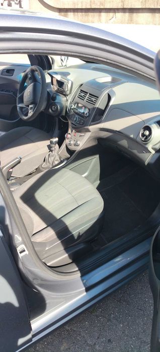 Chevrolet Aveo Sedan 1.2 Gasolina 86cv | 99.000 km | Excelente Estado