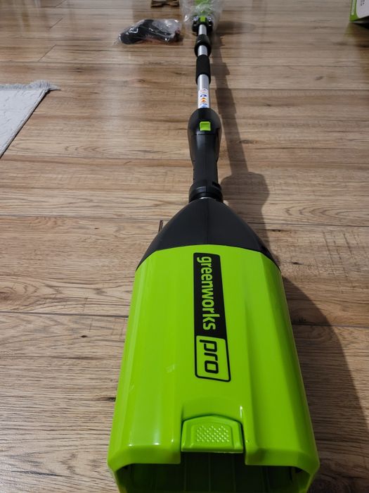 Nożyce do żywopłotu greenworks Pro