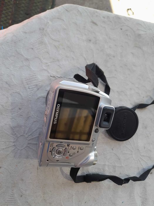 maquina de foto e video olympus em otimo estado.