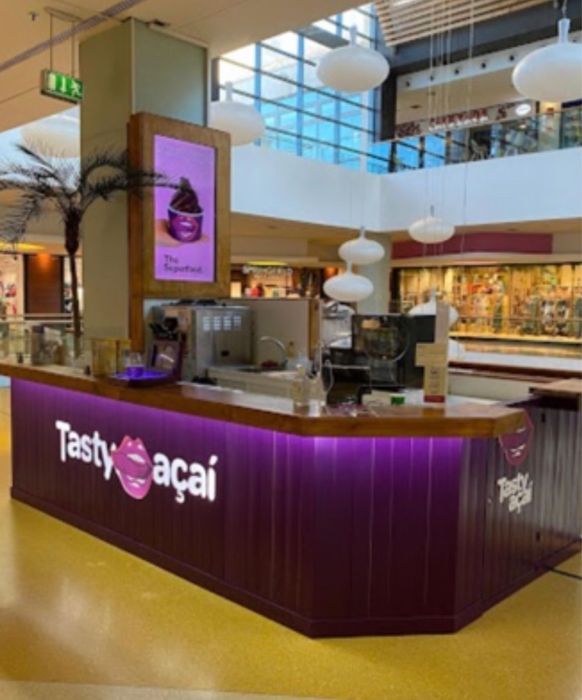 Balcão - Expositor, ideal para marcas de comida rapida ou gelados.