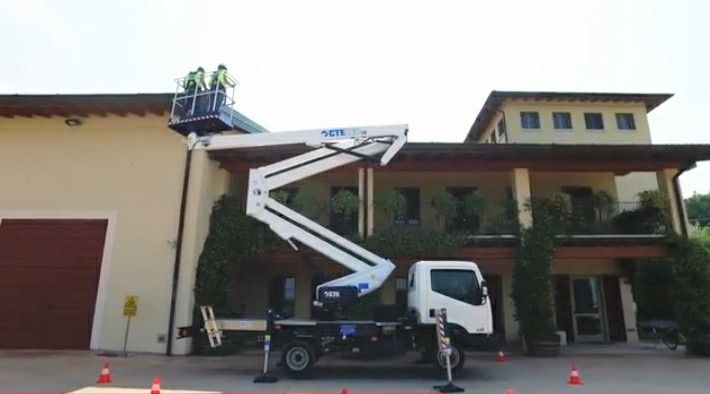 Usługi podnośnikiem koszowym podnośnik koszowy wzwyżka