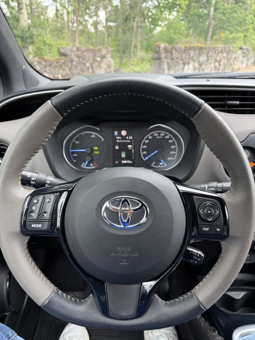 Toyota yaris 1.5 Hsd Square Collection  1 dono