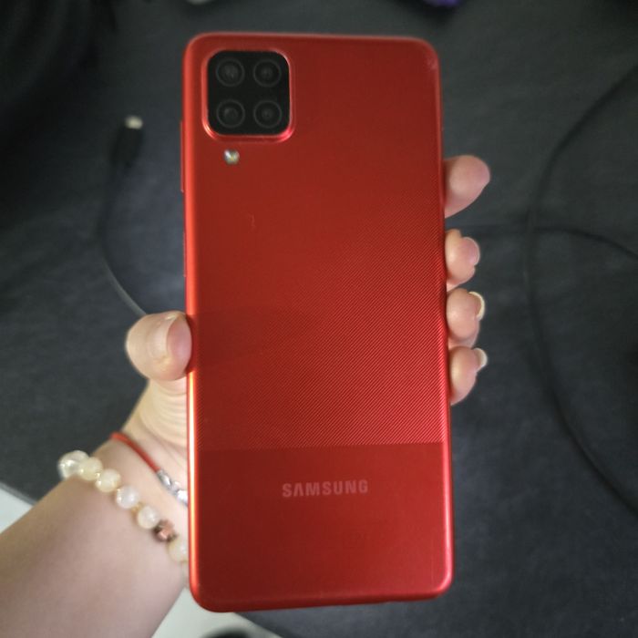 Galaxy a12 робочий червоний телефон