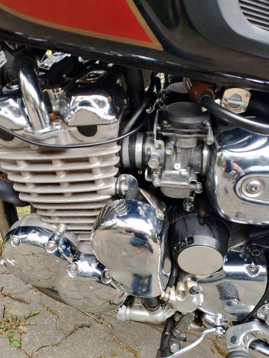 Triumph thunderbird 900