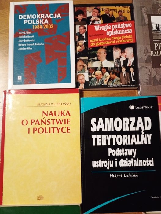 17 książek z dziedziny nauki o polityce