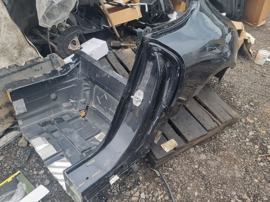 Mercedes AMG GT задняя левая четверть купе