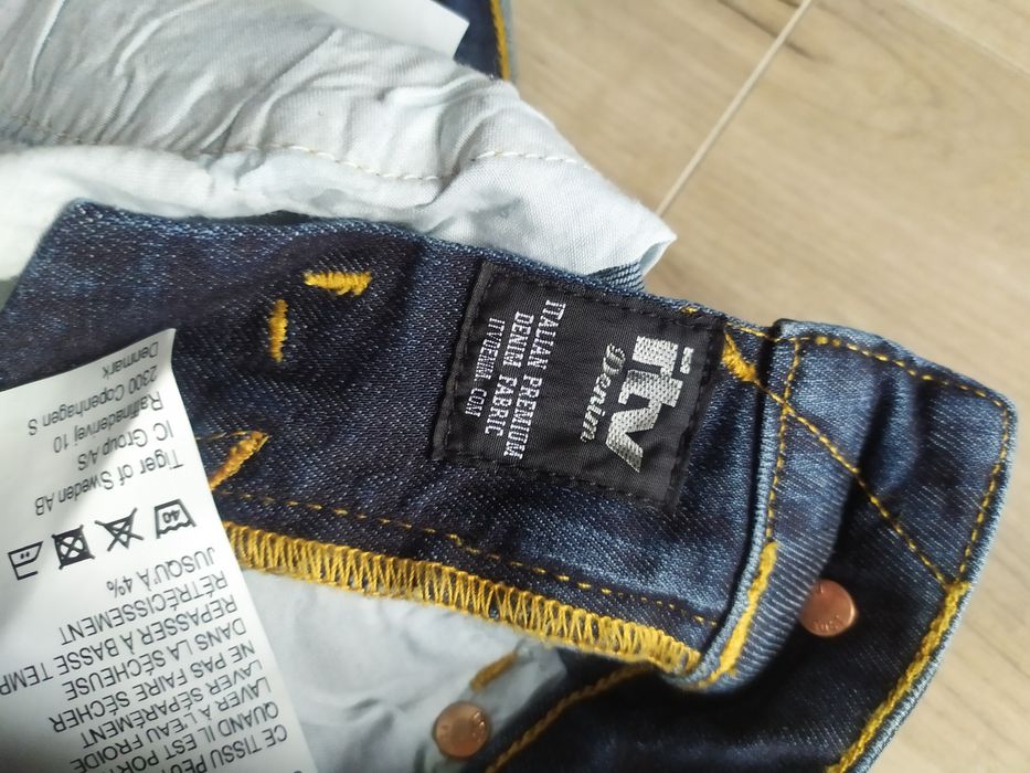 Jeansy rurki super stretch Tiger of Sweden W25 L32