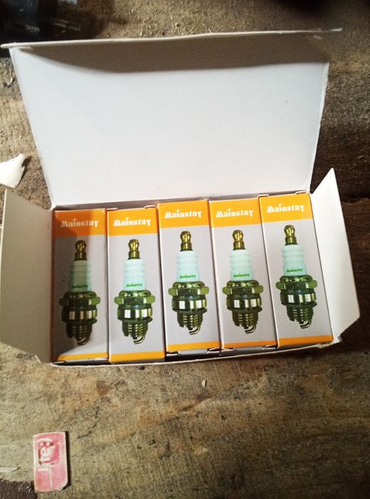 Продам свічки зажигания до бензо-інструменту