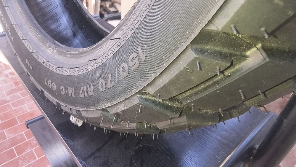 Pneu 150/70R17 mota