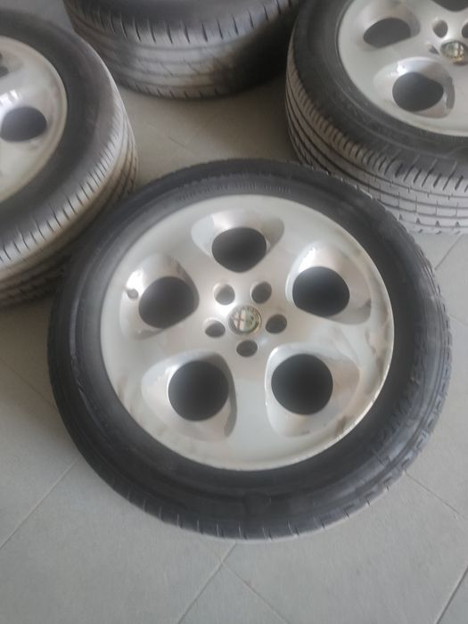 Jantes Alfa Romeo com pneus
