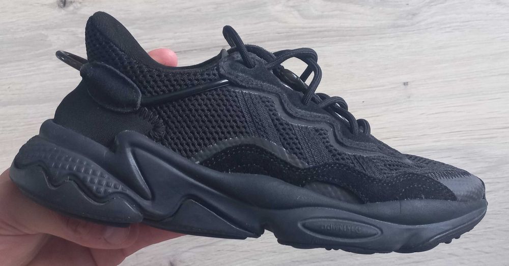 Buty damskie sportowe Adidas Ozweego rozm. 36.5