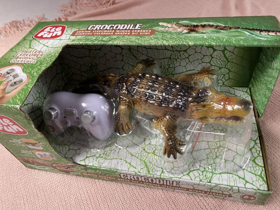 Krokodyl do wody na sterowanie