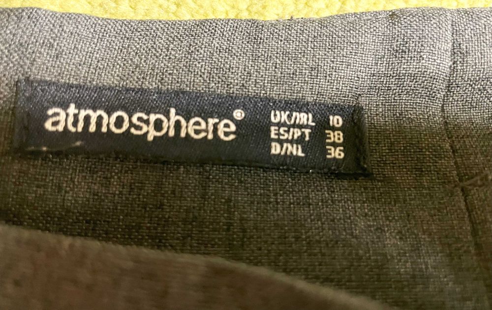 Сіра юбка знаменитого бренду  Atmosphere, розмір - 36, Uk  - 10