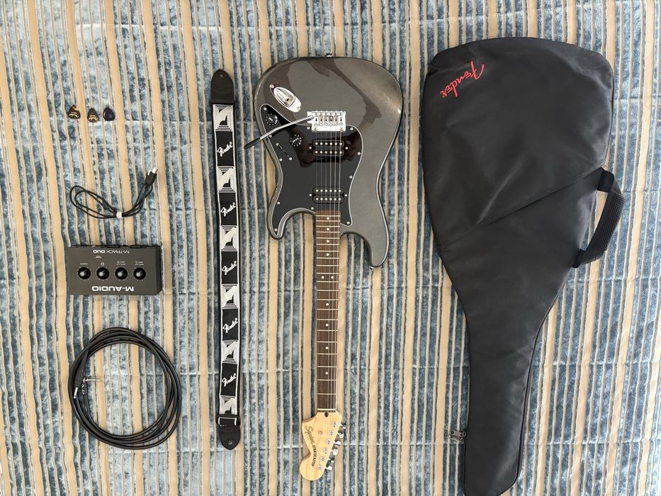 Kit Completo Fender Squier Stratocaster HH + Interface Áudio