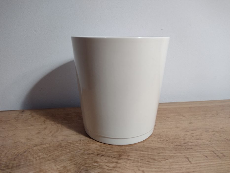Doniczka, osłonka biała ceramiczna