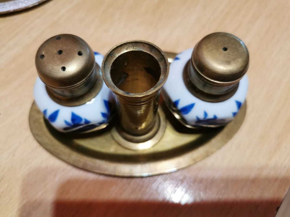 Винтажный набор для специй из 4 - х предметов. Латунь. Восток.