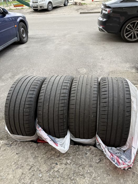 Mischelin Pilot Sport 4S 255/35 225/40 R19